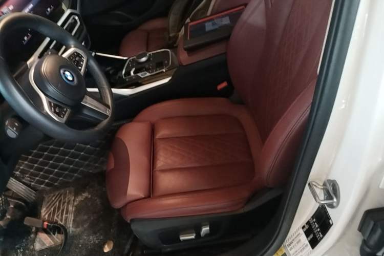 Used BMW i3 2022 eDrive 35 L Left Front Seat