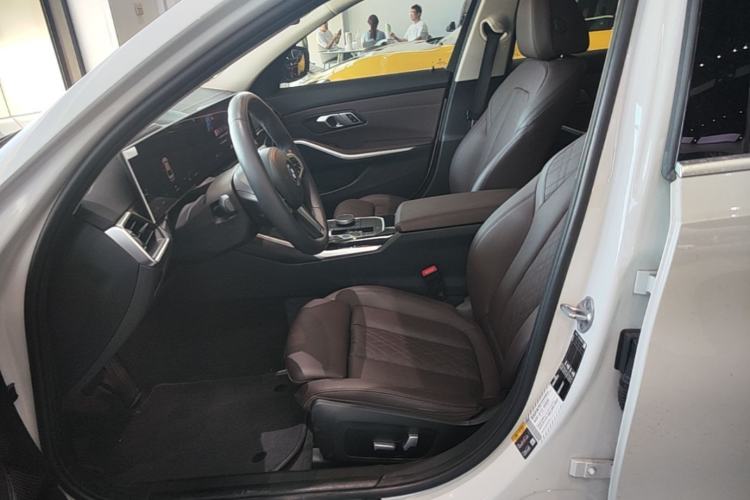 Used BMW i3 2022 eDrive 35 L Left Front Seat