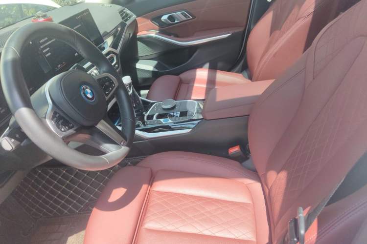 Used BMW i3 2022 eDrive 35 L Left Front Seat