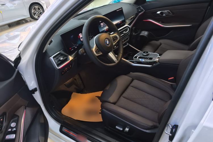 Used BMW i3 2022 eDrive 35 L Left Front Seat