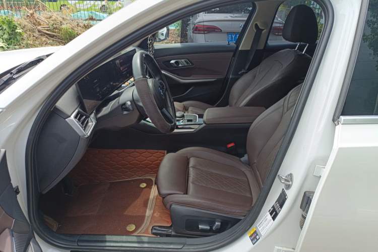 Used BMW i3 2022 eDrive 35 L Left Front Seat