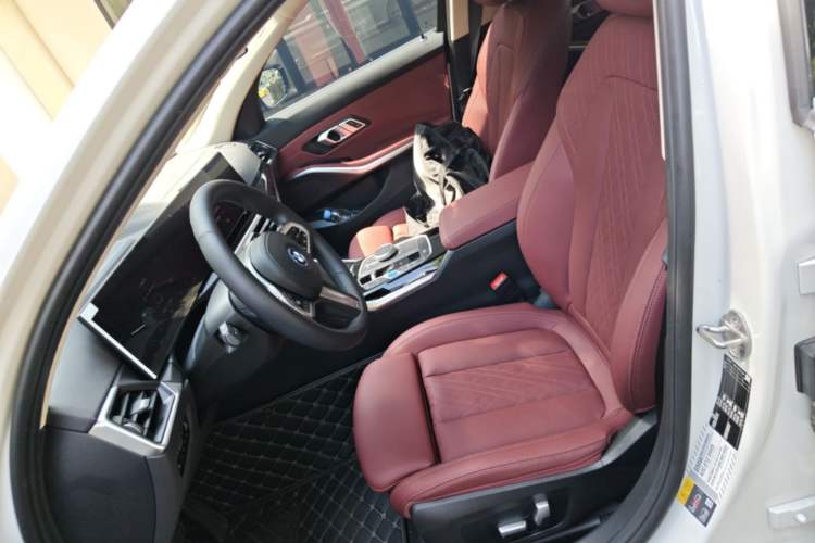 Used BMW i3 2022 eDrive 35 L Left Front Seat
