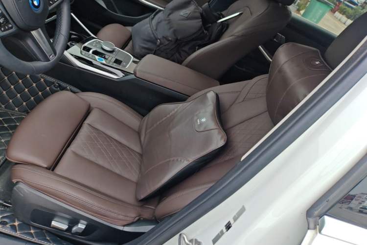 Used BMW i3 2022 eDrive 35 L Left Front Seat