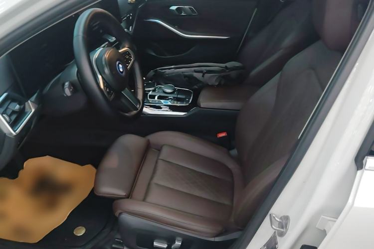 Used BMW i3 2022 eDrive 35 L Left Front Seat