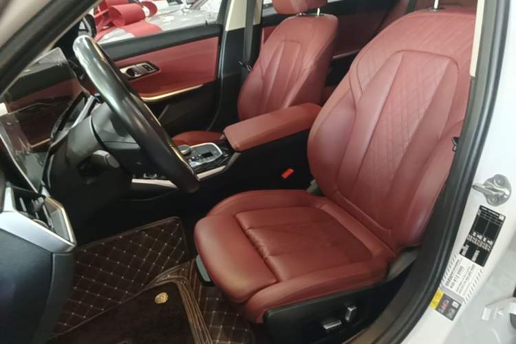 Used BMW i3 2022 eDrive 35 L Left Front Seat