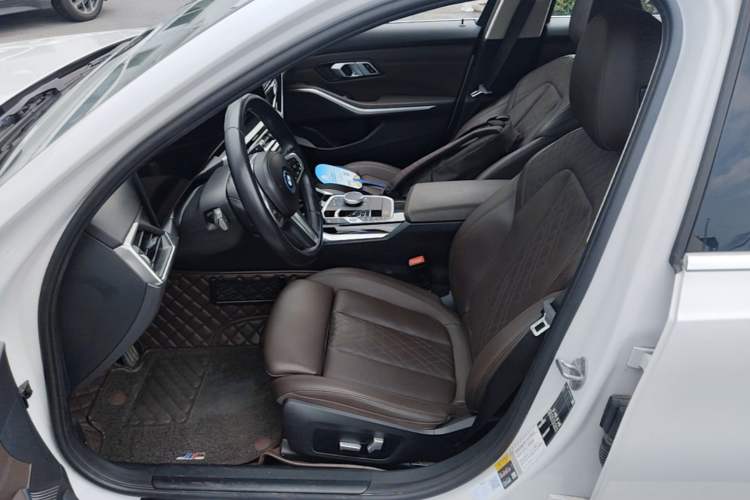 Used BMW i3 2022 eDrive 35 L Left Front Seat