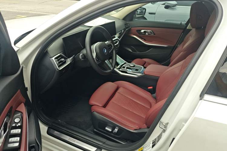 Used BMW i3 2022 eDrive 35 L Left Front Seat