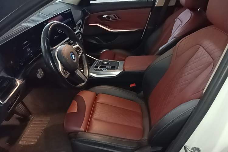 Used BMW i3 2022 eDrive 35 L Left Front Seat