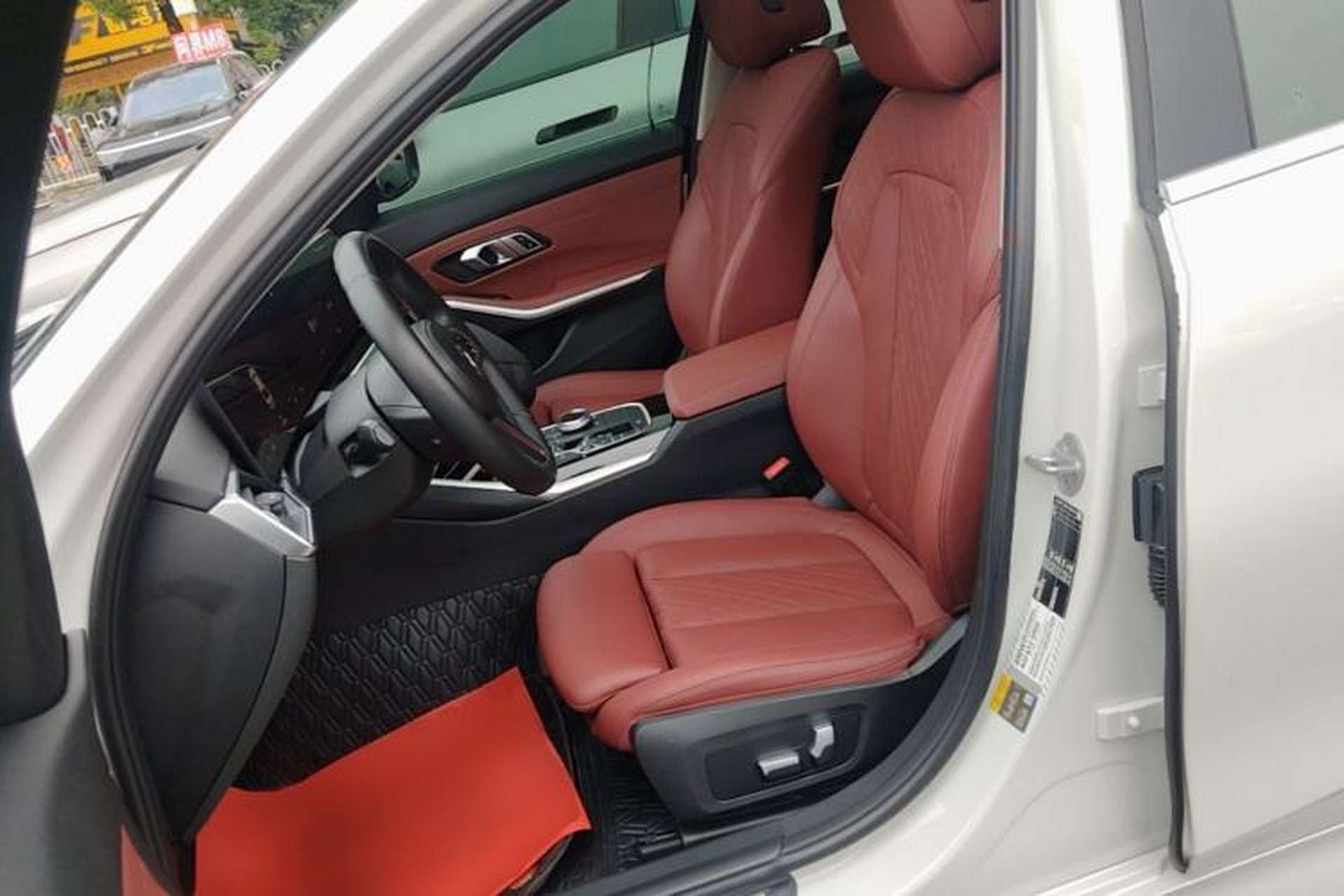 Used BMW i3 2022 eDrive 35 L Left Front Seat