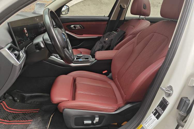 Used BMW i3 2022 eDrive 35 L Left Front Seat