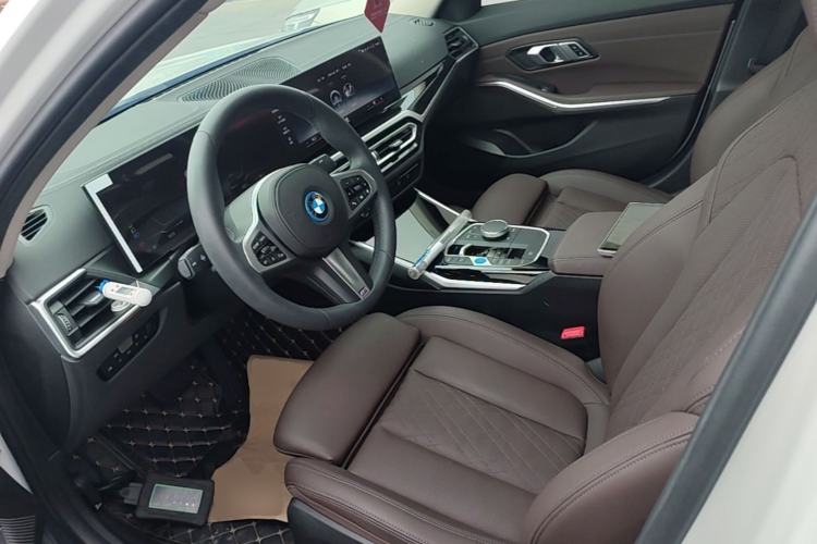 Used BMW i3 2022 eDrive 35 L Left Front Seat