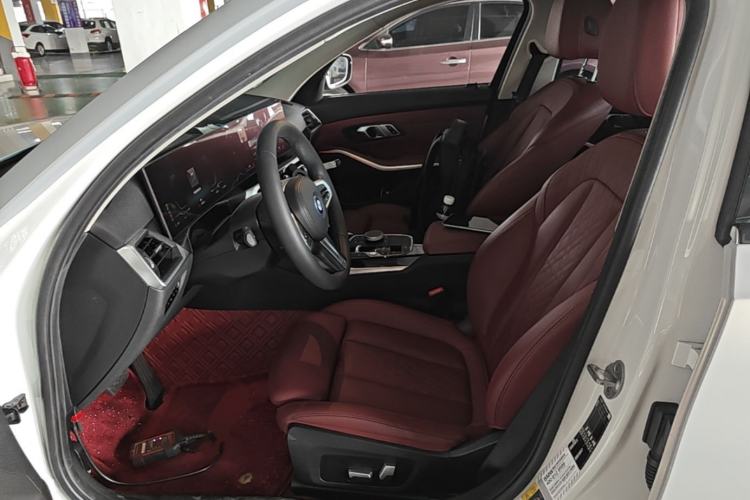 Used BMW i3 2022 eDrive 35 L Left Front Seat