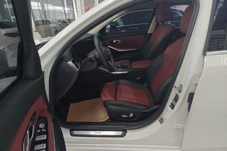 Used BMW i3 2022 eDrive 35 L Left Front Seat