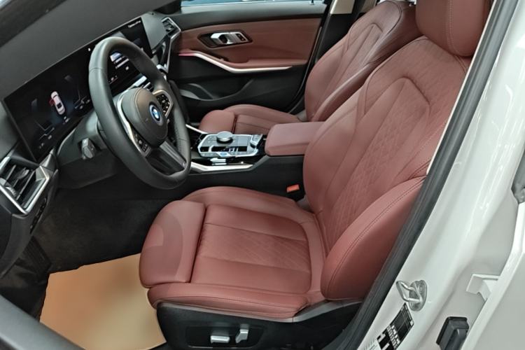Used BMW i3 2022 eDrive 35 L Left Front Seat