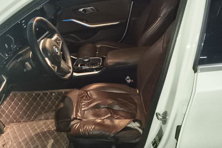 Used BMW i3 2022 eDrive 35 L Left Front Seat