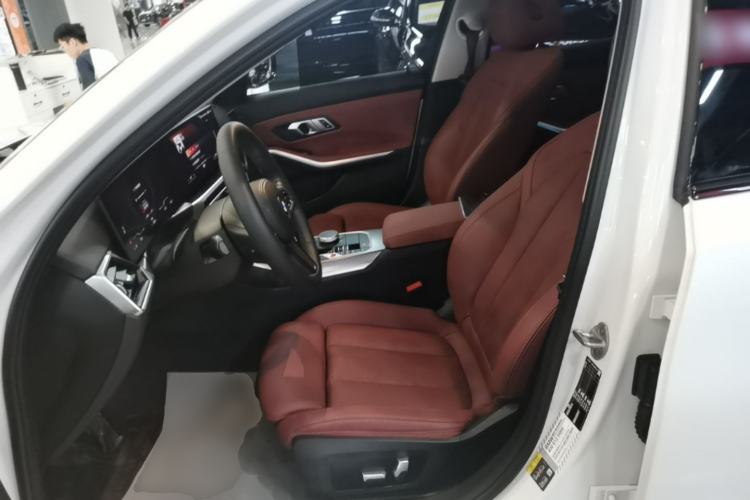Used BMW i3 2022 eDrive 35 L Left Front Seat