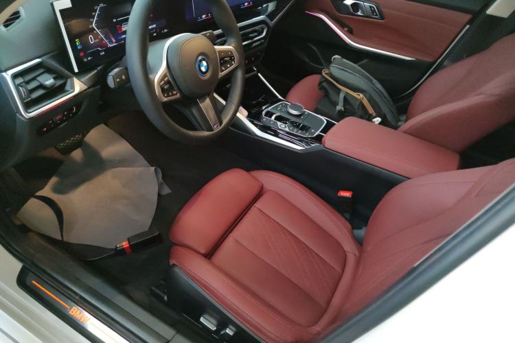Used BMW i3 2022 eDrive 35 L Left Front Seat