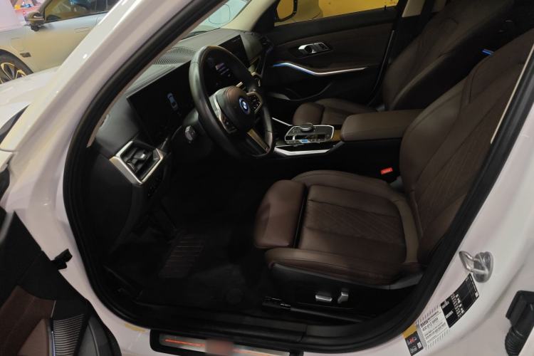 Used BMW i3 2022 eDrive 35 L Left Front Seat
