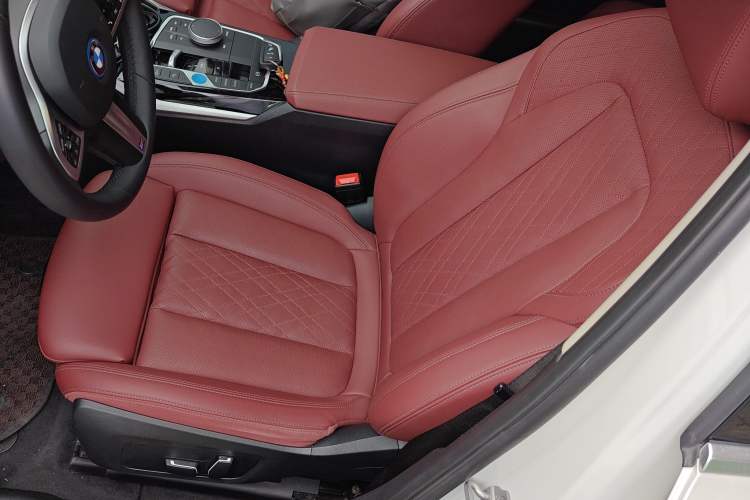 Used BMW i3 2022 eDrive 35 L Left Front Seat
