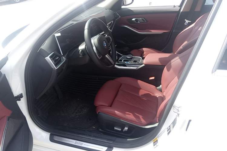 Used BMW i3 2022 eDrive 35 L Left Front Seat