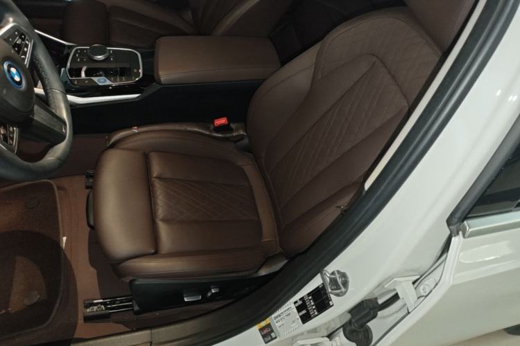Used BMW i3 2022 eDrive 35 L Left Front Seat