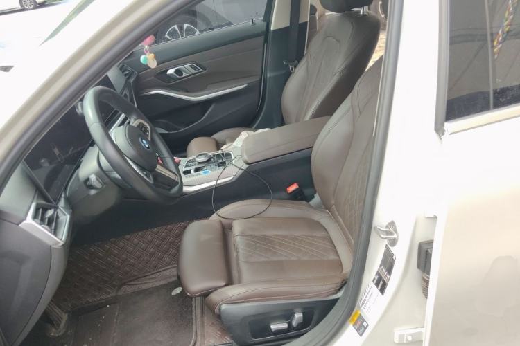 Used BMW i3 2022 eDrive 35 L Left Front Seat