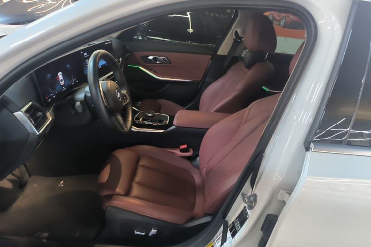 Used BMW i3 2022 eDrive 35 L Left Front Seat