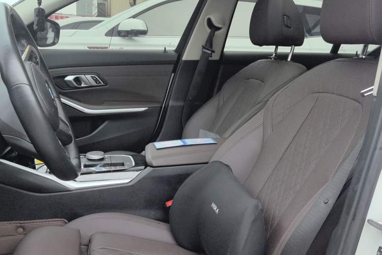 Used BMW i3 2022 eDrive 35 L Left Front Seat