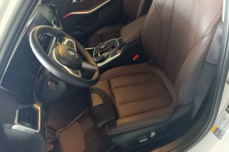 Used BMW i3 2022 eDrive 35 L Left Front Seat