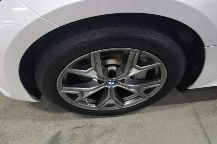 Used BMW i3 2022 eDrive 35 L Left Front Wheel Hub