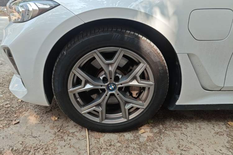 Used BMW i3 2022 eDrive 35 L Left Front Wheel Hub