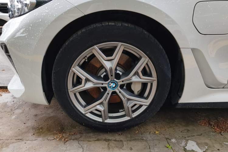 Used BMW i3 2022 eDrive 35 L Left Front Wheel Hub