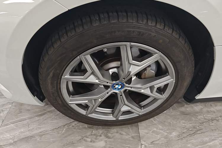 Used BMW i3 2022 eDrive 35 L Left Front Wheel Hub
