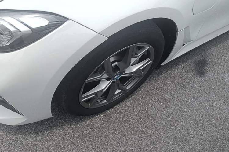 Used BMW i3 2022 eDrive 35 L Left Front Wheel Hub