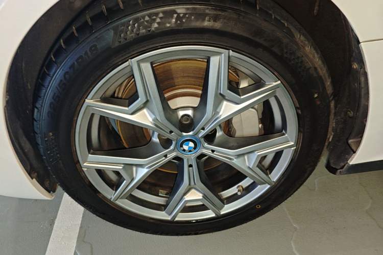 Used BMW i3 2022 eDrive 35 L Left Front Wheel Hub