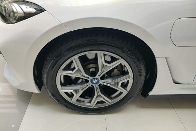 Used BMW i3 2022 eDrive 35 L Left Front Wheel Hub
