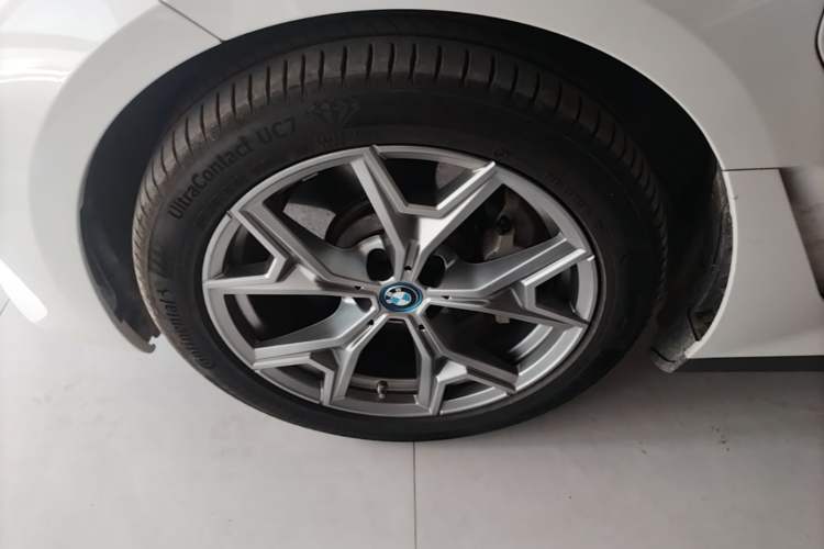 Used BMW i3 2022 eDrive 35 L Left Front Wheel Hub