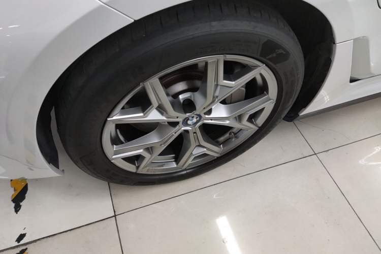 Used BMW i3 2022 eDrive 35 L Left Front Wheel Hub