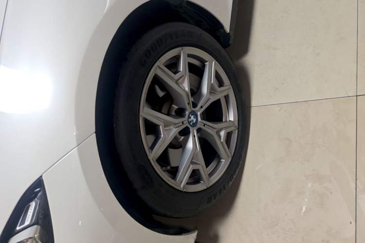 Used BMW i3 2022 eDrive 35 L Left Front Wheel Hub