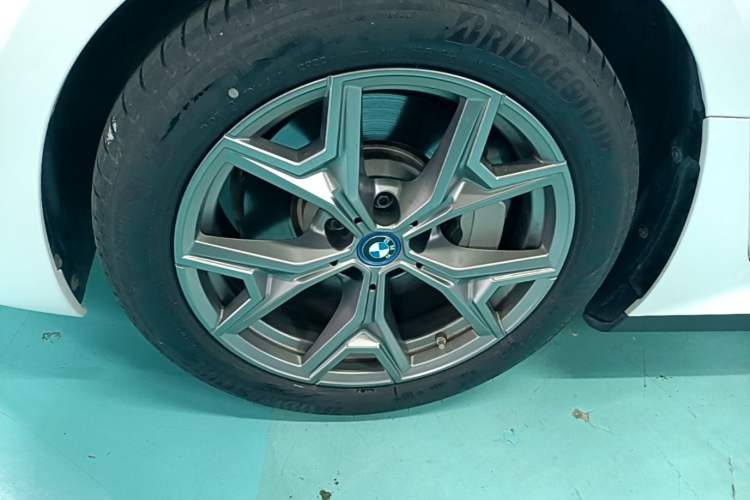 Used BMW i3 2022 eDrive 35 L Left Front Wheel Hub