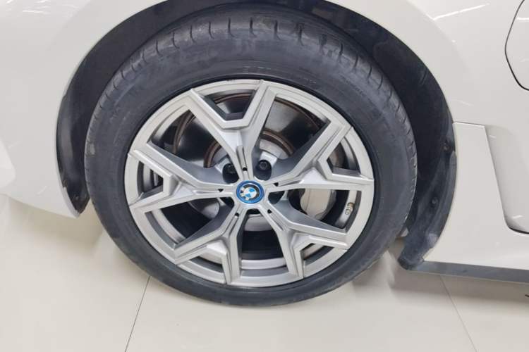 Used BMW i3 2022 eDrive 35 L Left Front Wheel Hub