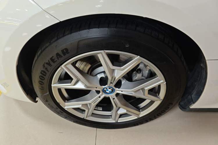 Used BMW i3 2022 eDrive 35 L Left Front Wheel Hub