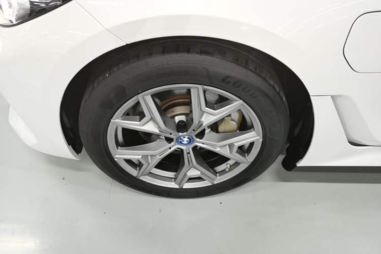 Used BMW i3 2022 eDrive 35 L Left Front Wheel Hub