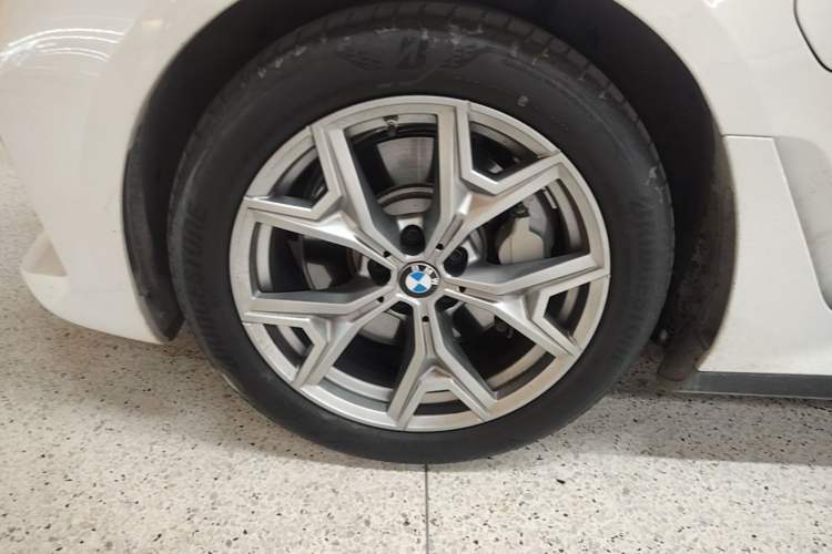 Used BMW i3 2022 eDrive 35 L Left Front Wheel Hub