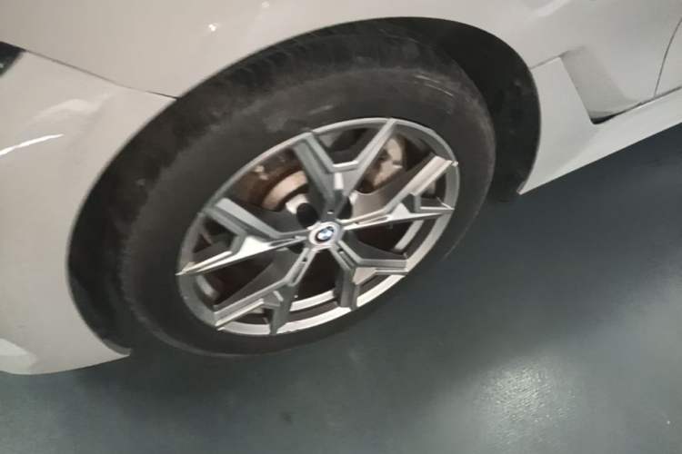 Used BMW i3 2022 eDrive 35 L Left Front Wheel Hub