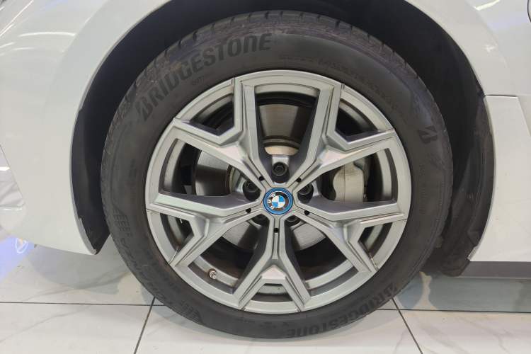 Used BMW i3 2022 eDrive 35 L Left Front Wheel Hub