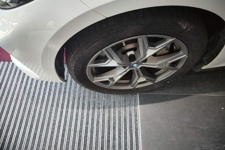 Used BMW i3 2022 eDrive 35 L Left Front Wheel Hub