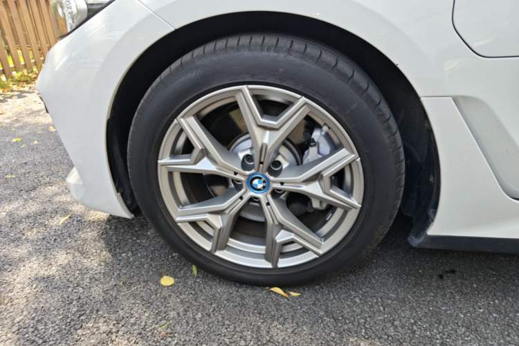 Used BMW i3 2022 eDrive 35 L Left Front Wheel Hub