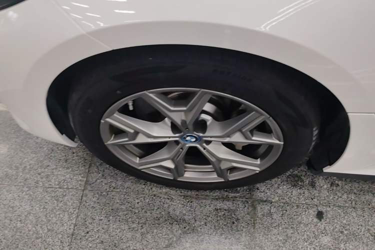 Used BMW i3 2022 eDrive 35 L Left Front Wheel Hub