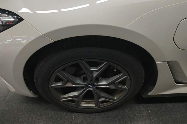 Used BMW i3 2022 eDrive 35 L Left Front Wheel Hub